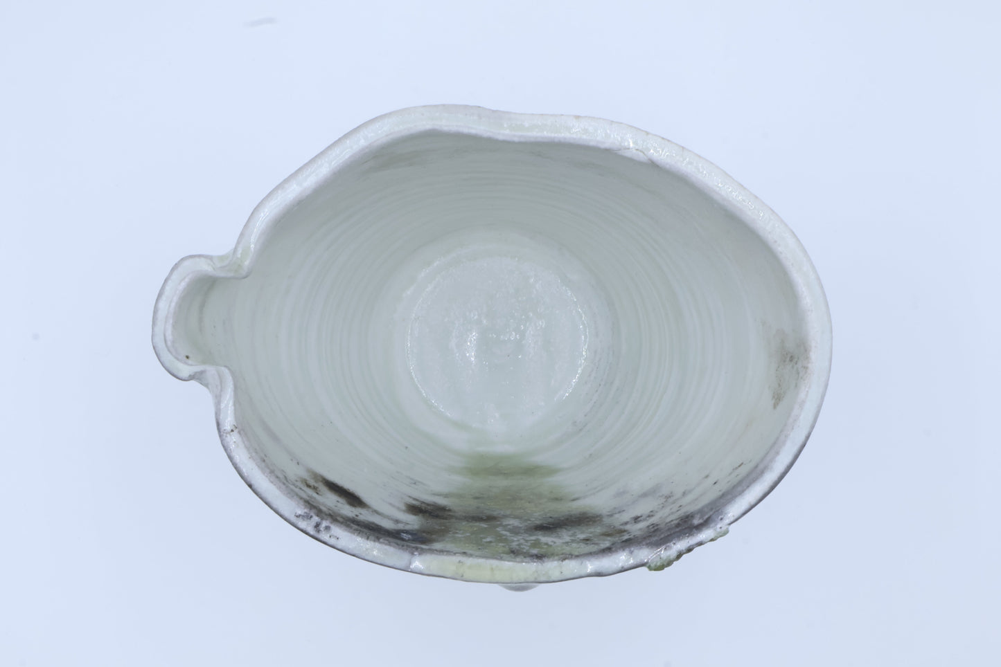 伊賀磁器貝目片口（須釜優子）