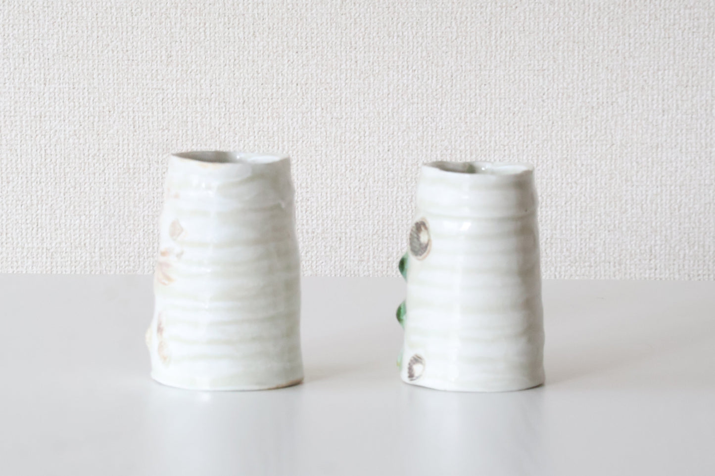 伊賀磁器貝目筒片口（須釜優子）
