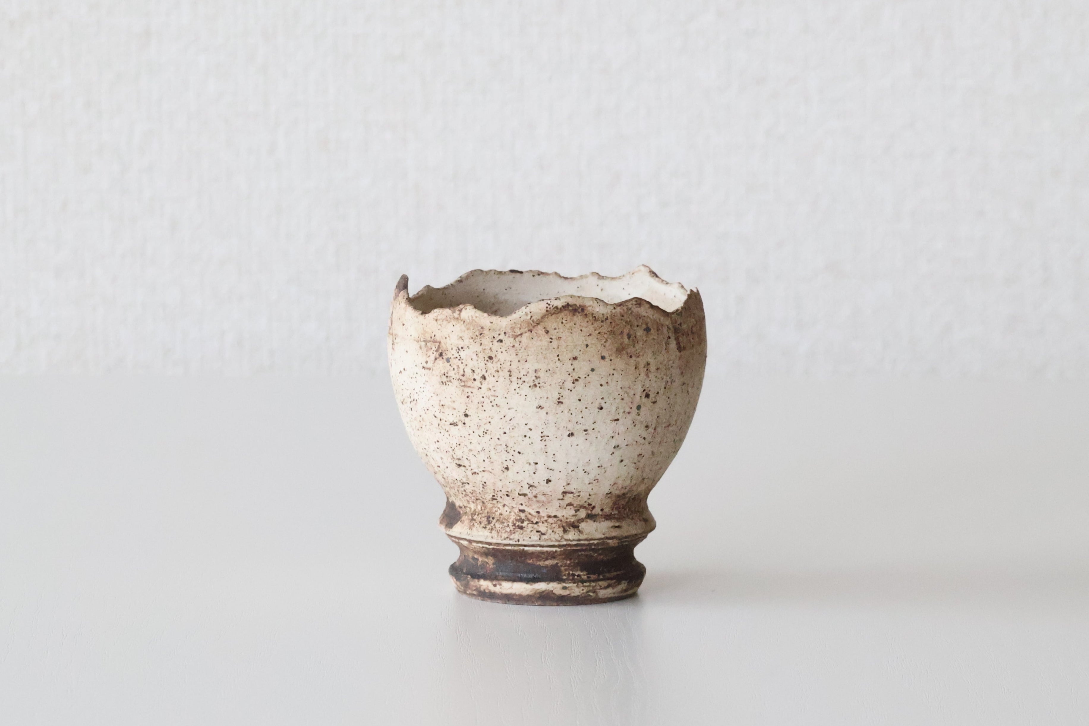 錆白泥2.5号卵殻鉢[chalaza]（淡海陶芸研究所 /山元一真） – Haku-bi