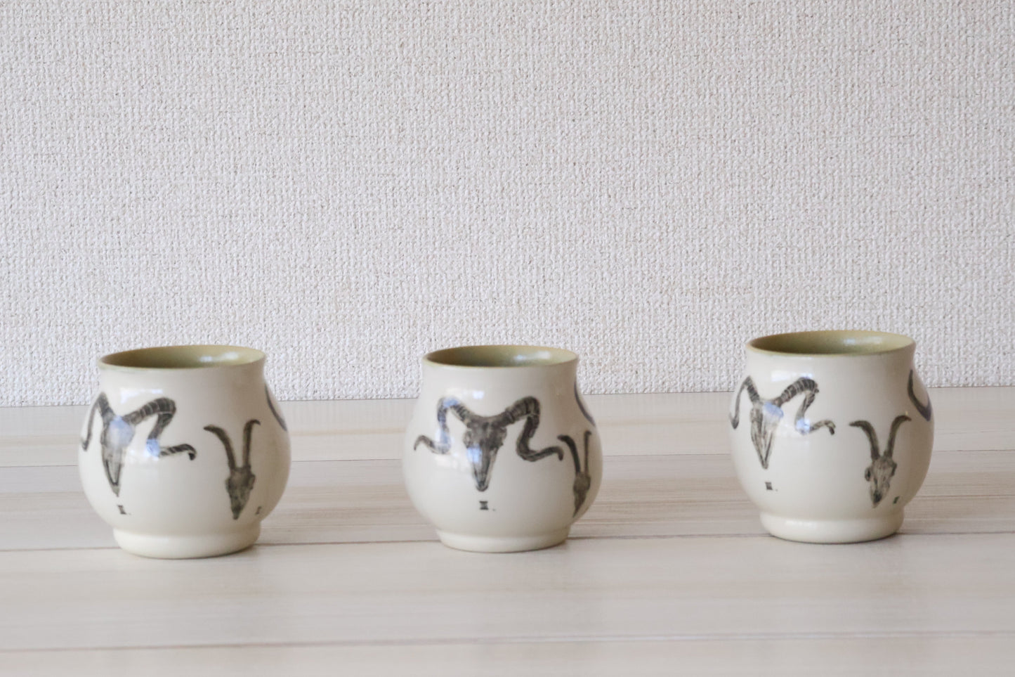 マグカップ　頭骨（長﨑絢）