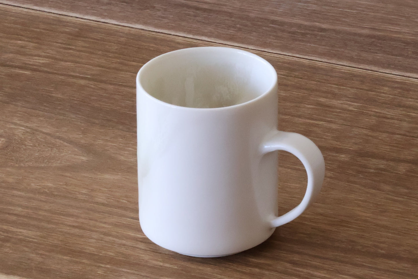 コーヒーカップ（イワオトナリテ）